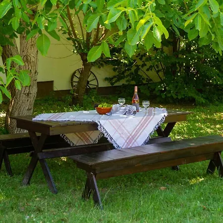 Fonix Haz Apartament Pécsely