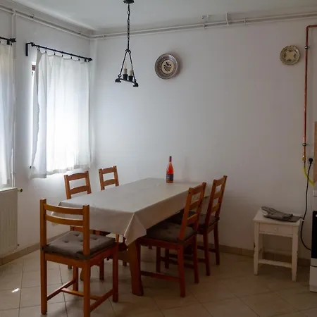 Fonix Haz Apartament *