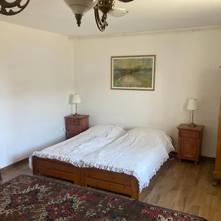 Fonix Haz Apartment